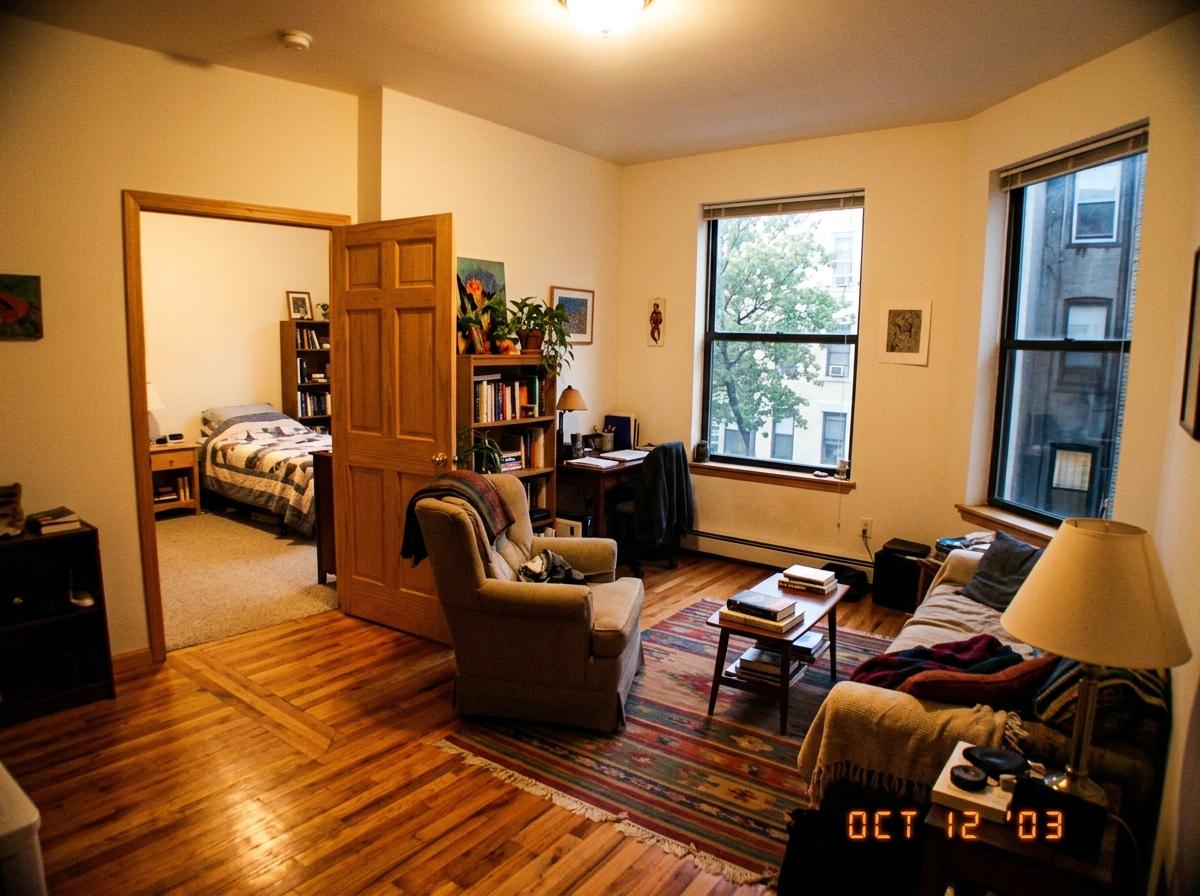 Spacious Studio with Dynamic Layout and Occasional Bonus Rooms