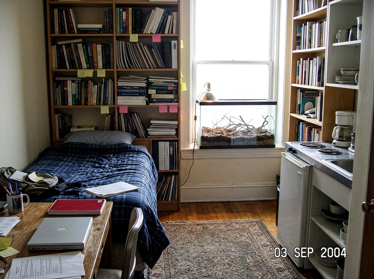 Furnished Sublet, July-Oct, Quiet Grad Student Leaving for Fieldwork