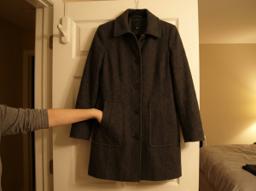 Winter coat, warm, looks great, you should know about the pockets